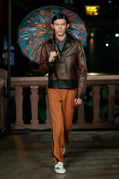Look 28